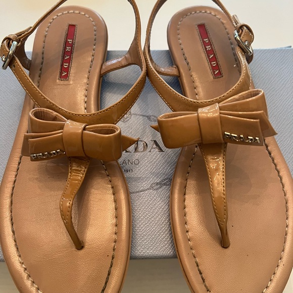 PRADA bow sandals. Prettiest patent leather bow great for the pool or everyday! - Picture 9 of 10